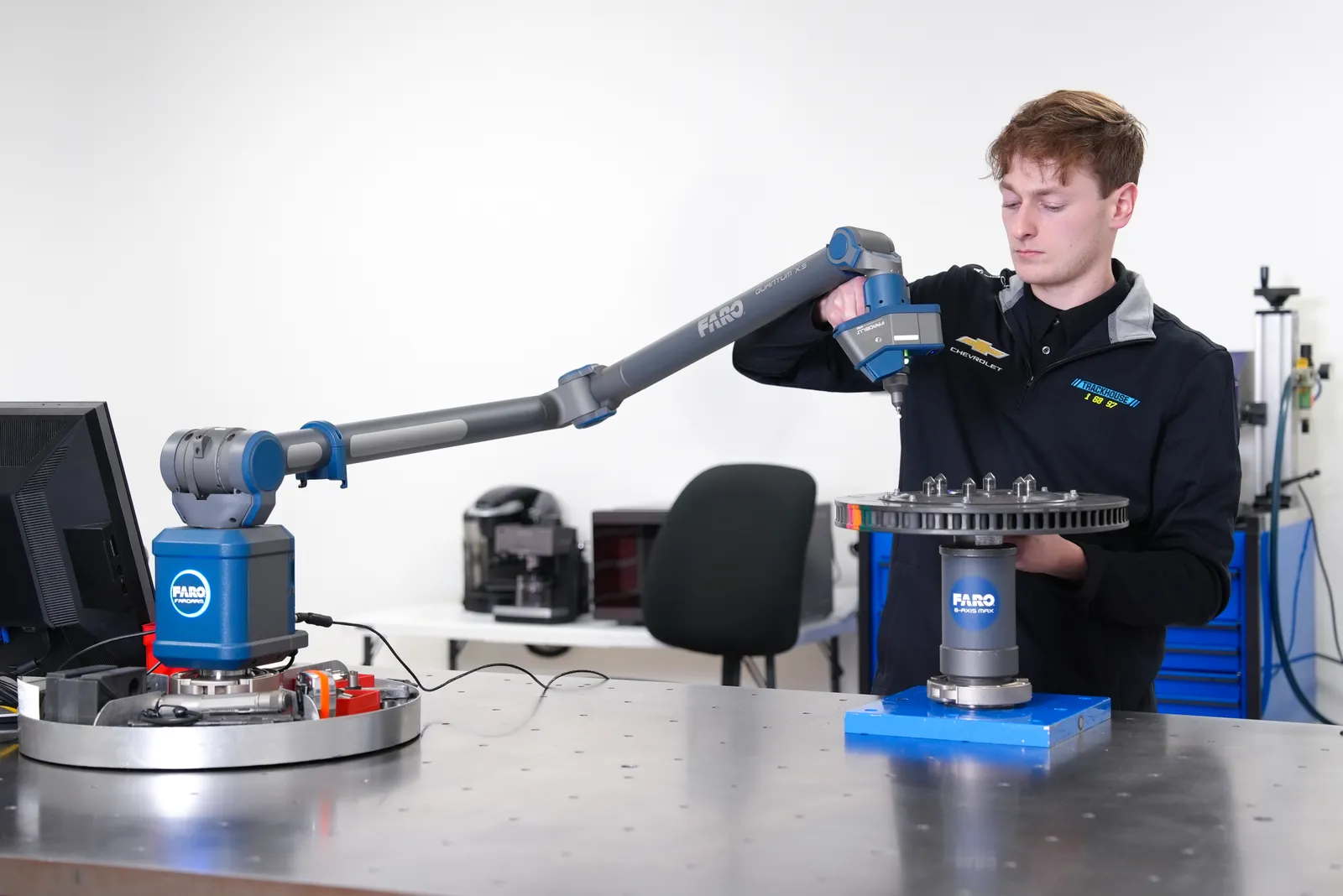 FARO Arm Quantum X escaneando disco de freno