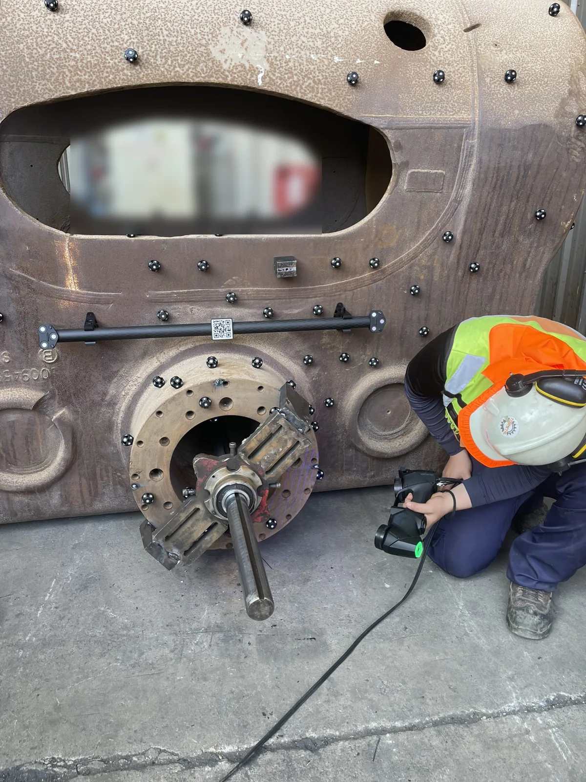 Inspección dimensional 3D de una carcasa industrial con targets